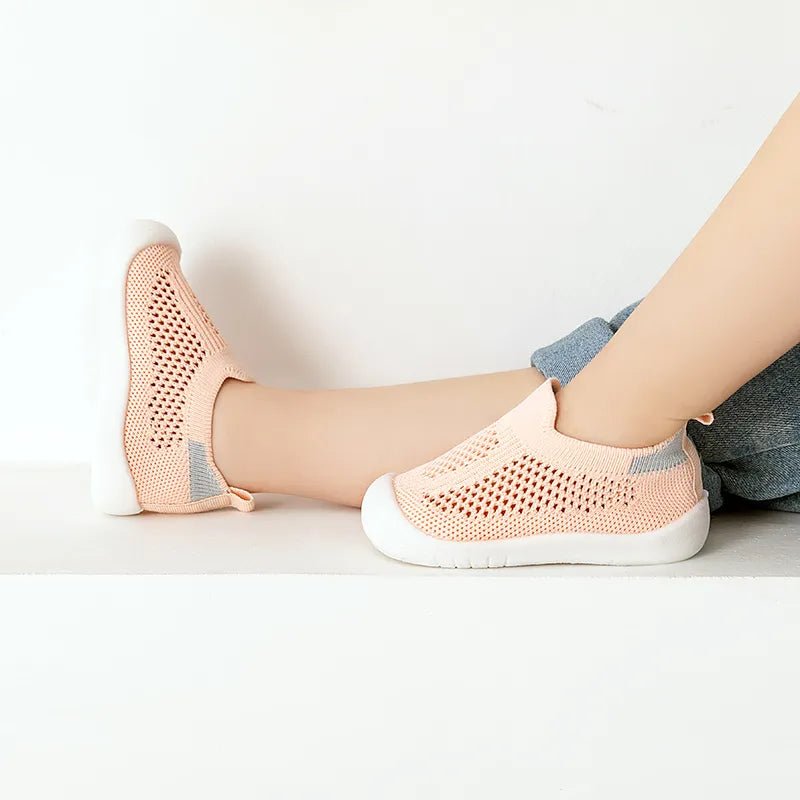 Sapatinho Baby Basics 👣😍 - BRINCAR JUNTO