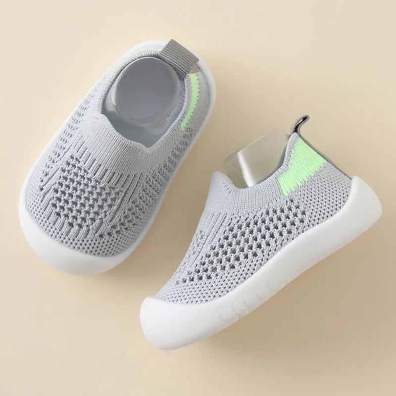 Sapatinho Baby Basics 👣😍 - BRINCAR JUNTO