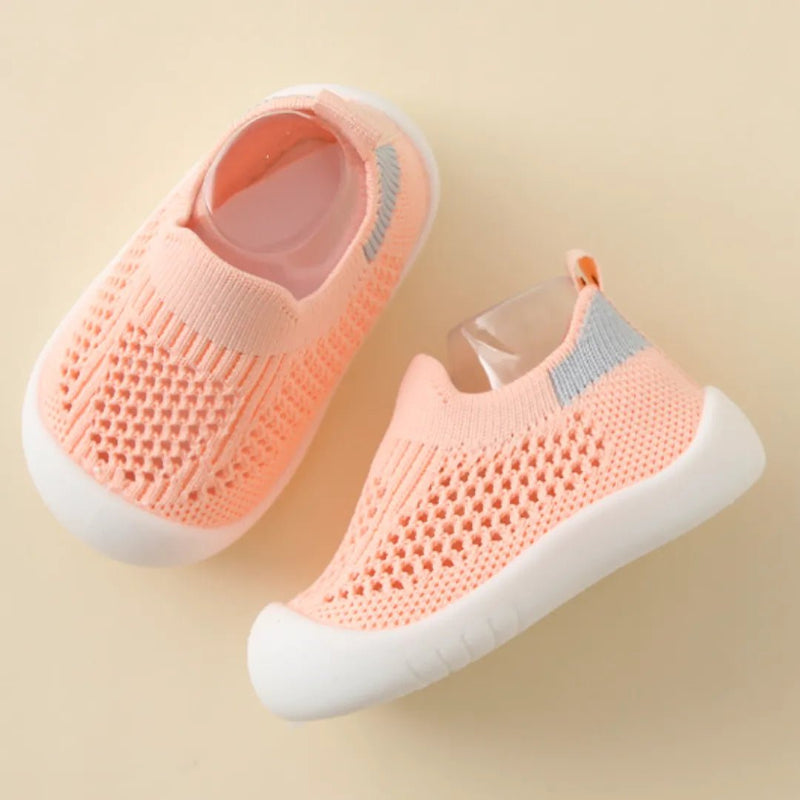 Sapatinho Baby Basics 👣😍 - BRINCAR JUNTO