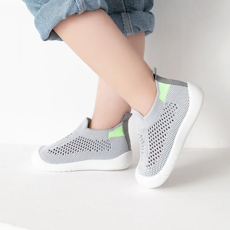 Sapatinho Baby Basics 👣😍 - BRINCAR JUNTO